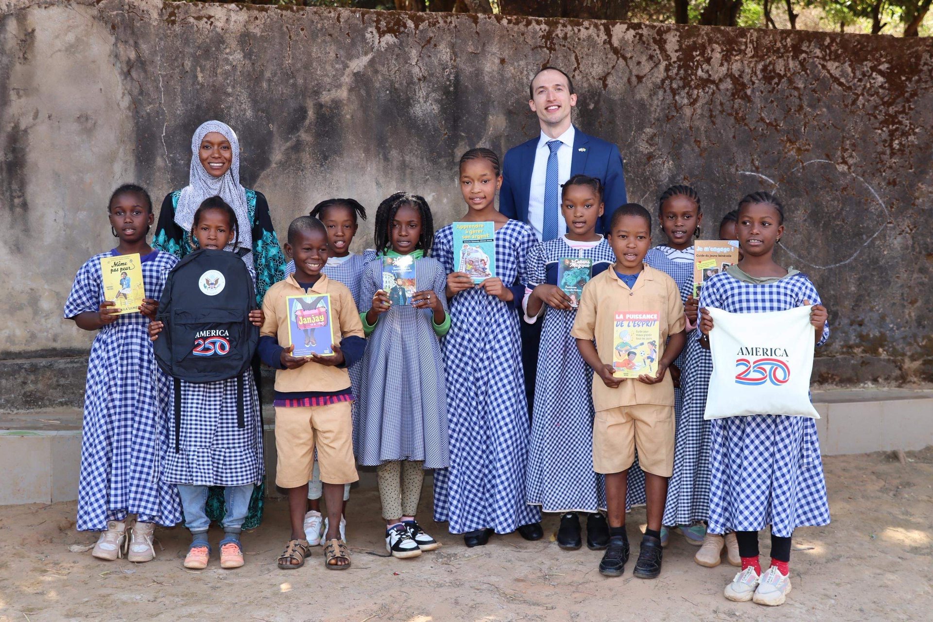 Participants gathered during a U.S. Embassy Guinea programme.