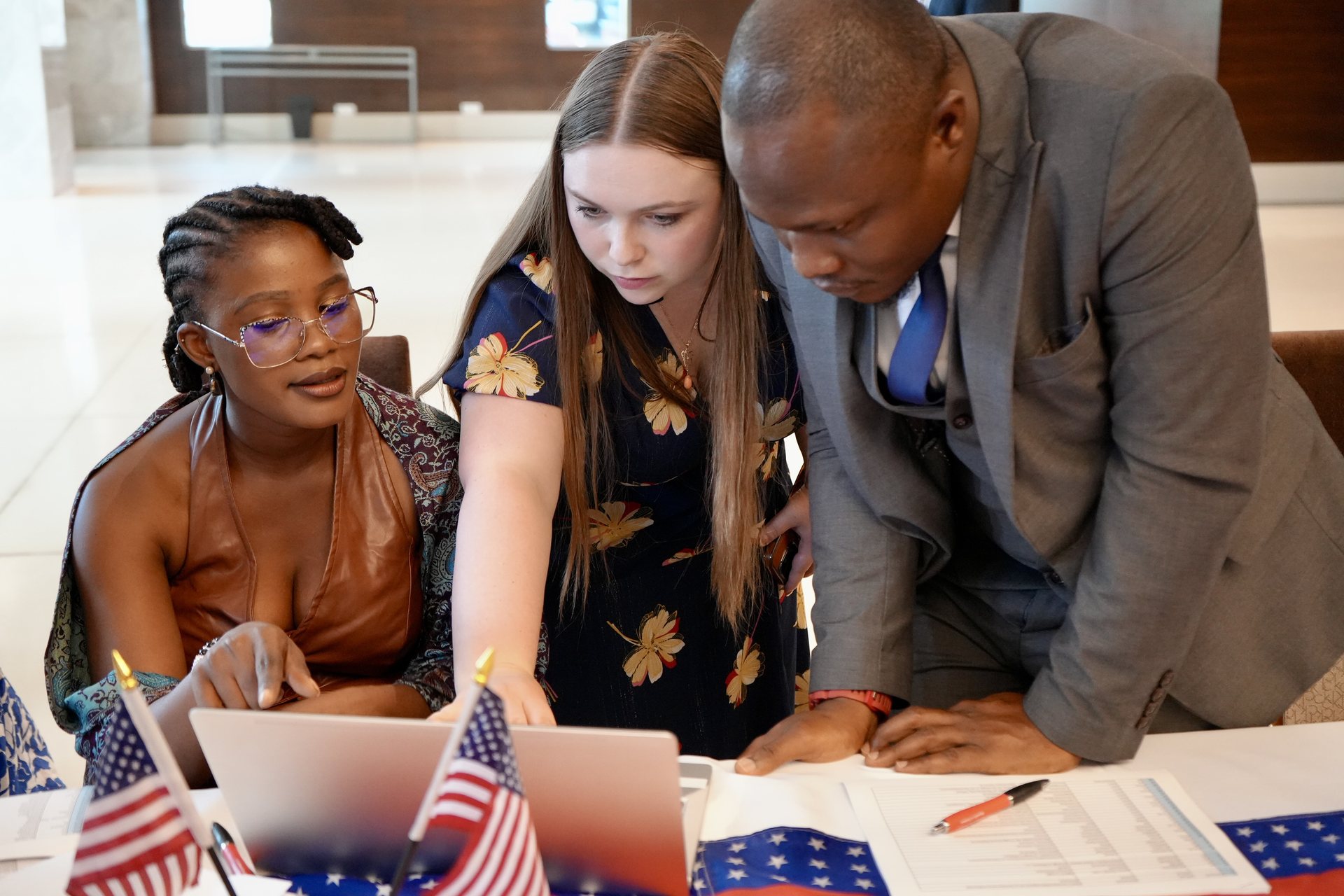 A U.S. Embassy Guinea public-diplomacy programme seen from the audience.